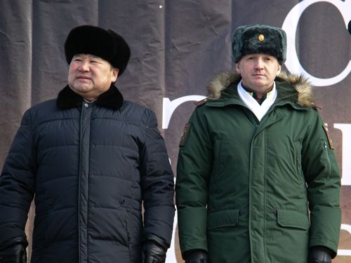 В одном строю шагают патриоты