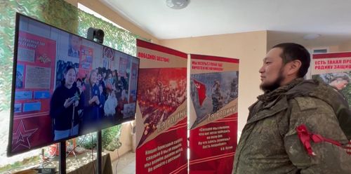 В зоне проведения спецоперации состоялся телемост между военнослужащими ЦВО и их близкими из Тувы