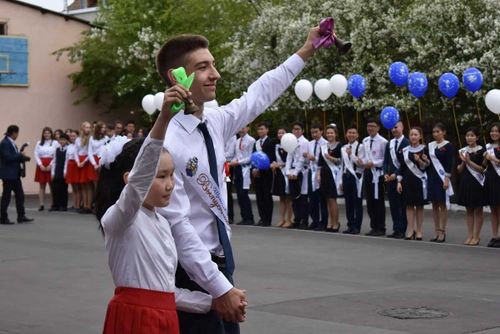 В Туве последние звонки пройдут на свежем воздухе