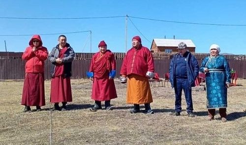 Тываның IV Камбы-Ламазы бумба салыр езулалга киришкен