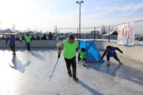 Медработники Тувы провели зональные игры в хоккей