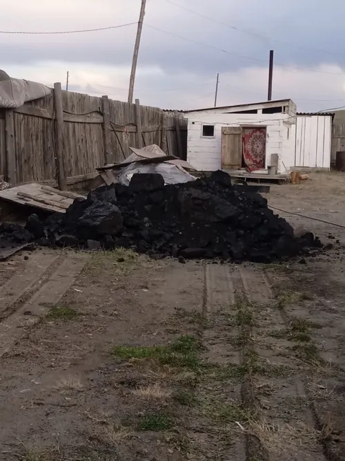 В Барун-Хемчикском районе продолжается доставка «Социального угля»