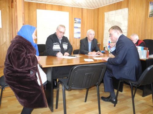 Погода в стрелке г лесосибирска красноярского. Глава города Лесосибирска Красноярского края. Администрация г Лесосибирска глава. Администрация стрелка Лесосибирск. Лесосибирск рабочий визит.