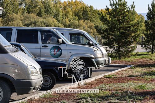 Все для Победы. Десять автомобилей отправлены из Тувы для помощи бойцам