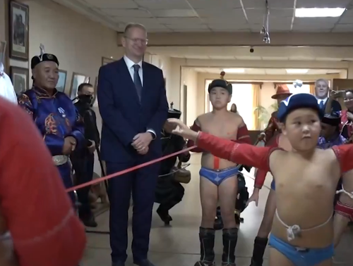 В Кызыле открылся зал национальной славы по борьбе хуреш