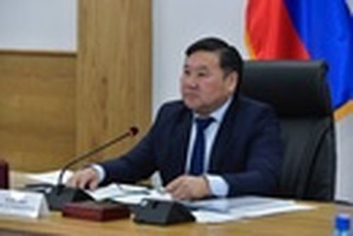 Владислав Ховалыг призвал жителей республики соблюдать масочный режим во время праздничных мероприятий