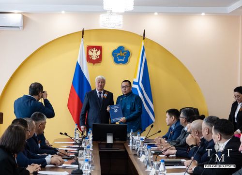 В Правительстве Тувы прошло заседание Совета по взаимодействию Верховного Хурала с представительными органами муниципальных образований