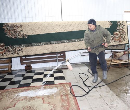 Тос оруктуң белдиринде автомашина болгаш хевистер чуур чаа бүдүрүлге