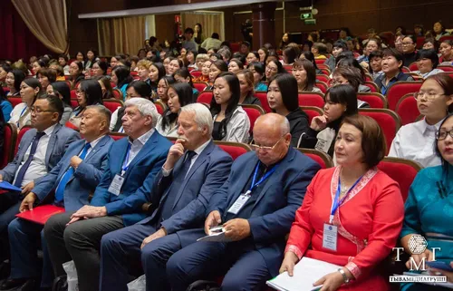 В Туве продолжаются основные мероприятия в честь 80-летнего юбилея добровольного вхождения ТНР в состав СССР