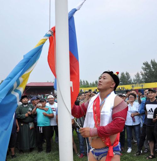 Хурешу все возрасты покорны 