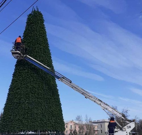 У главной ёлки Кызыла установят вагончик для обогрева и фотозону