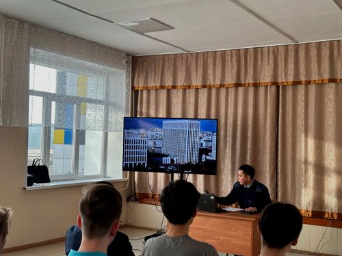 Сотрудники лечебно-исправительного учреждения Кызыла провели профориентационные занятия подросткам в УФСИН