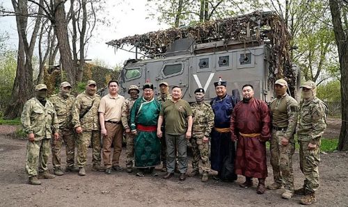 Хуулардан хостаан