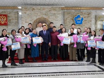 Молодые предприниматели получили поддержку от Правительства Тувы на реализацию социальных проектов