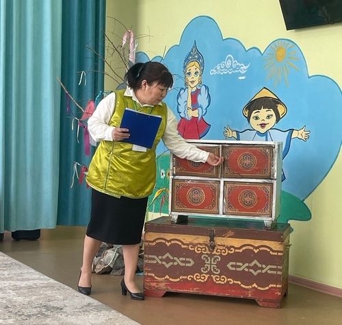 Тыва дылды кадагалап арттырар болгаш сайзырадыр семинар