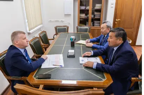 Глава Тувы Владислав Ховалыг встретился с заместителем министра просвещения России Андреем Николаевым