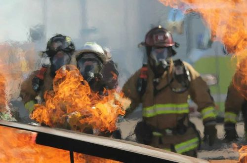 Сегодня свой профессиональный праздник отмечают пожарные