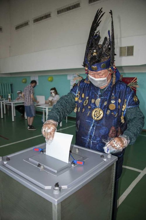 Верховный шаман России проголосовал по поправкам в Конституцию