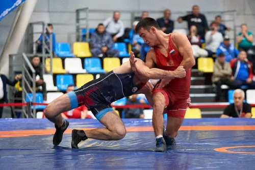 В Туве открылся I Международный турнир по спортивной борьбе за Кубок Министра обороны