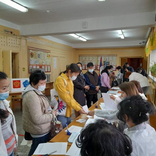Избиратели Тувы проявляют активность и во второй день голосования