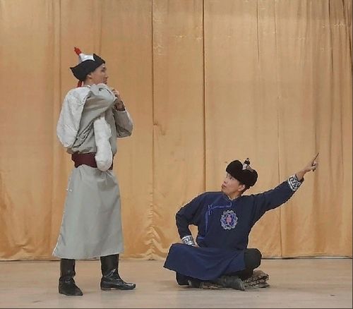 «Көк буга» деп шиини пушкин картазы-биле сонуургап көөр