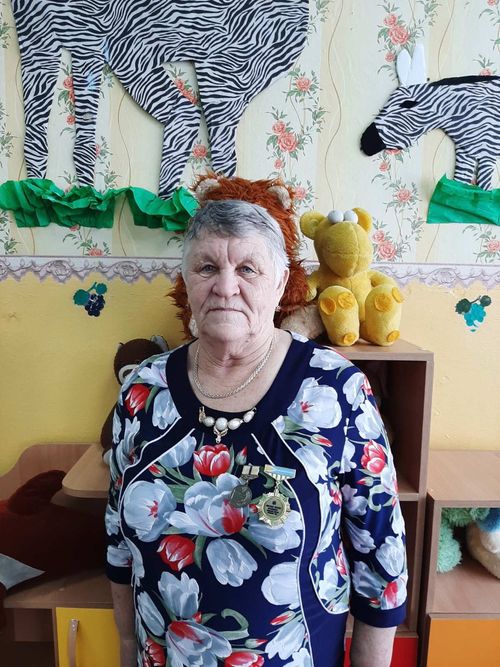 НЕ МОГУ СИДЕТЬ НА ЛАВОЧКЕ...