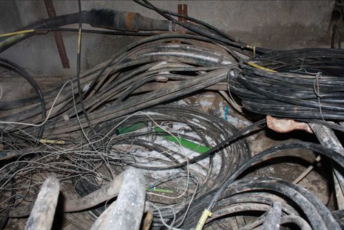 Попался в Рождество. С кызылской стройки украли 25 метров кабеля