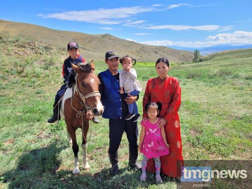 Бүгү чүүлдү тиилелгеге: Аныяк малчыннардан ачы-дуза