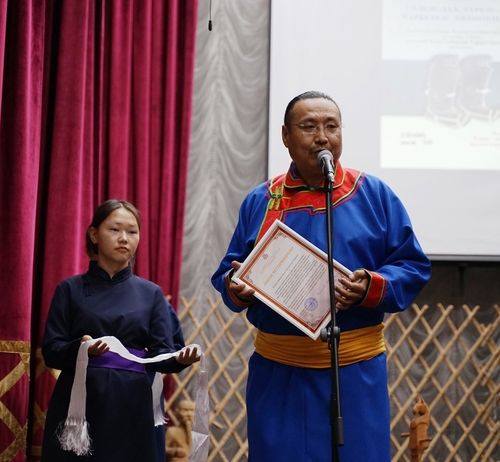 Элезе-даа, түрезе-даа чарылбас эжишкилер