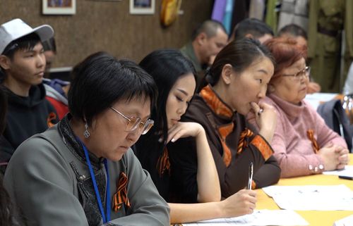 “Тиилелгениң диктантызын” бижээн.