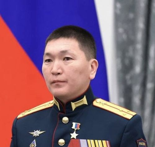 Дайынчы оолдарның хей-аъдын улам-на көдүрүп турар