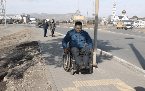 Народный фронт Тувы добился ремонта ежедневного маршрута инвалида-колясочника
