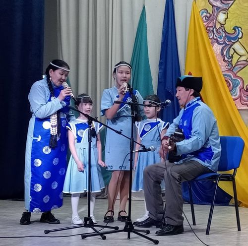 "Тыва хевим – чоргааралым" мөөрейниң тиилекчилери