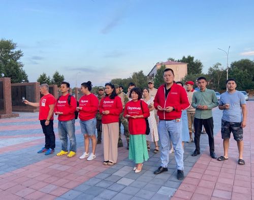 В Кызыле прошла акция «Свеча Поколений»