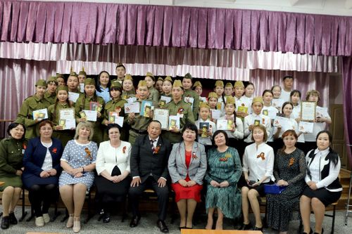 В Туве подвели итоги зональной интеллектуальной игры среди школьников «И помнит мир спасенный»