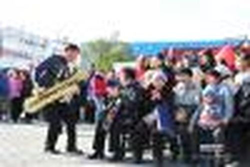 Под вальса чудесный мотив…