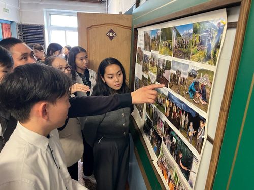 Школьники побывали в музее научного института