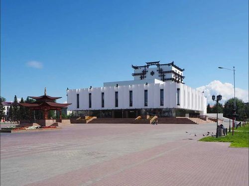 «Культурная суббота». В Туве артисты Нацтеатра будут декламировать стихи в прямом эфире