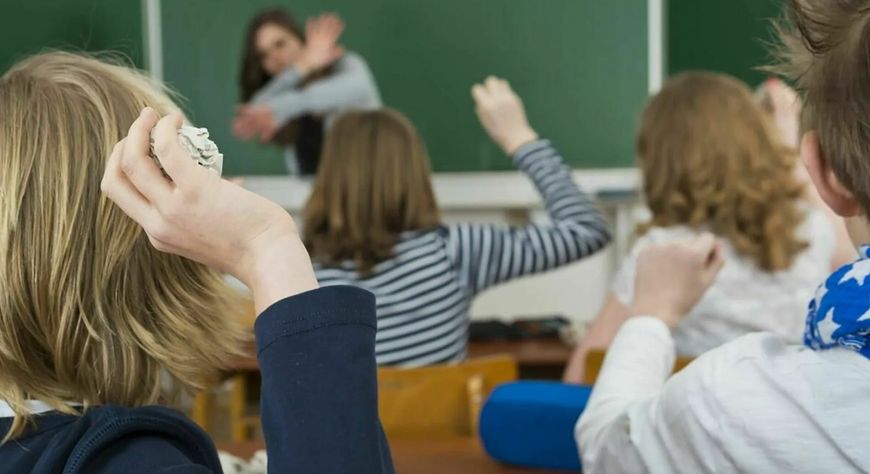 В России могут увеличить штрафы за оскорбление педагогов