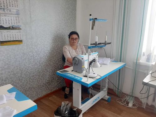 Соцконтракт: И стали они шить - не тужить, да добра нашивать