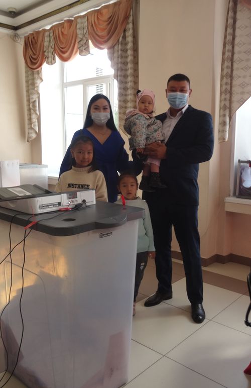 Айдын Серен-оол: "Голосовать всей семьей - наша добрая семейная традиция"