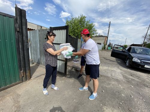 Более 3,7 тысячи семей Тувы получили гуманитарную помощь от спонсоров штаба #МыВместе