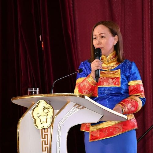 Аяна Монгуш: «Наши граждане могут быть уверены, что, если они столкнутся со сложными жизненными обстоятельствами, они получат помощь от государства максимально быстро»