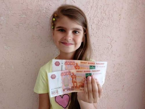 Путин решил, что школьные выплаты должны прийти 2 августа, а не 16