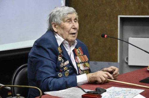 Сегодня Тува поздравляет ветерана Великой Отечественной Георгия Абросимова с 95-летним юбилеем