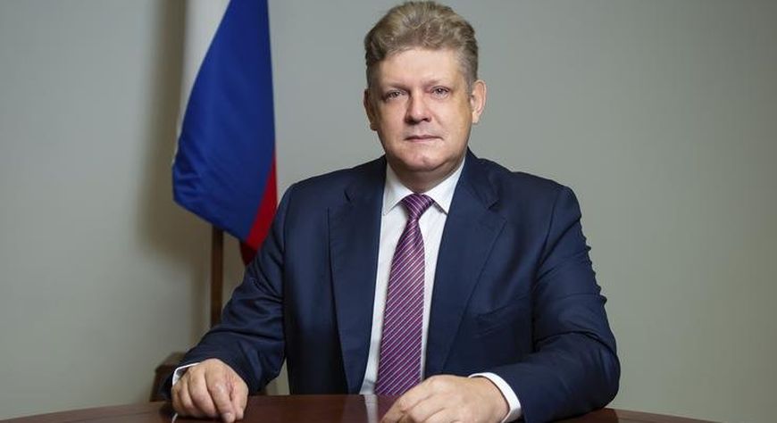 Поздравление полномочного представителя Президента Российской Федерации в Сибирском федеральном округе с Днём российского студенчества