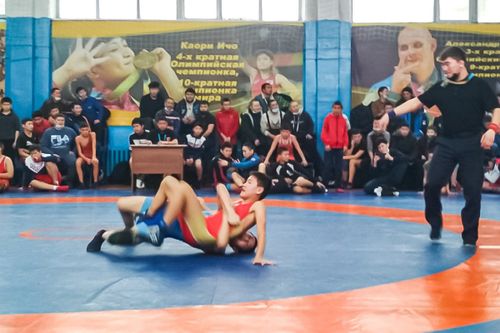 Сегодня в Чадане проходит кубок ЦСКА по спортивной (вольной) борьбе