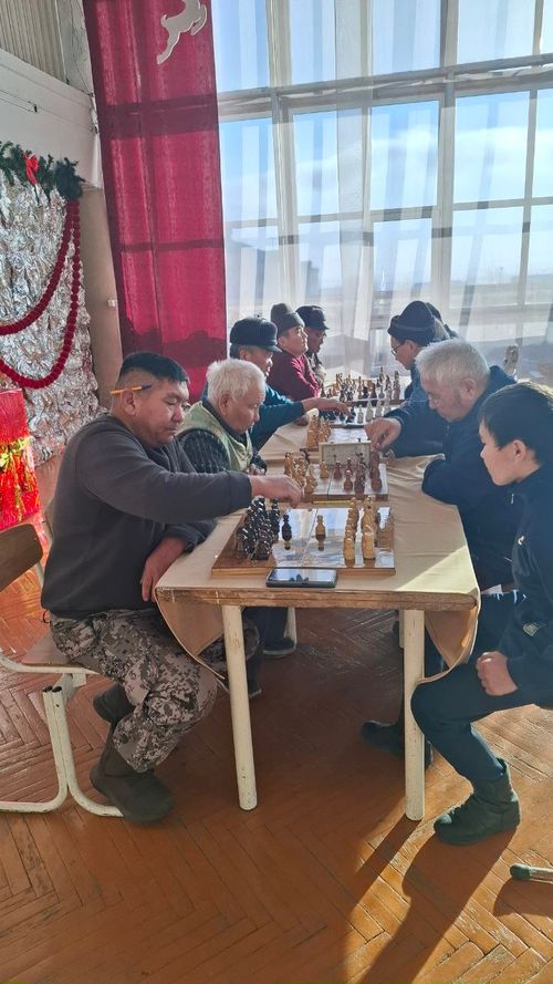 В Ак-Довураке прошёл новогодний шахматный турнир среди горожан