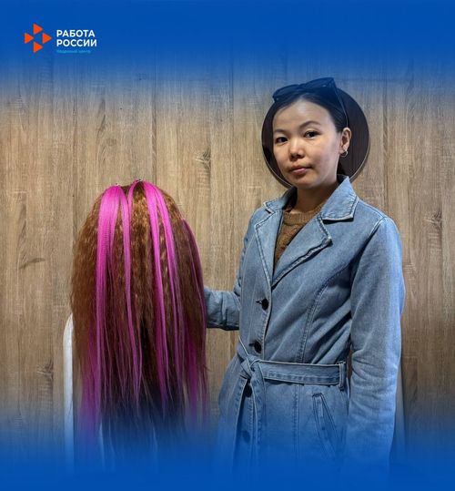Жительница Кызыла открыла салон плетения волос с помощью соцконтракта