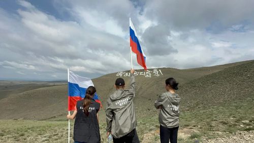 Команда Молодёжки Народного фронта Тувы отпраздновала День России